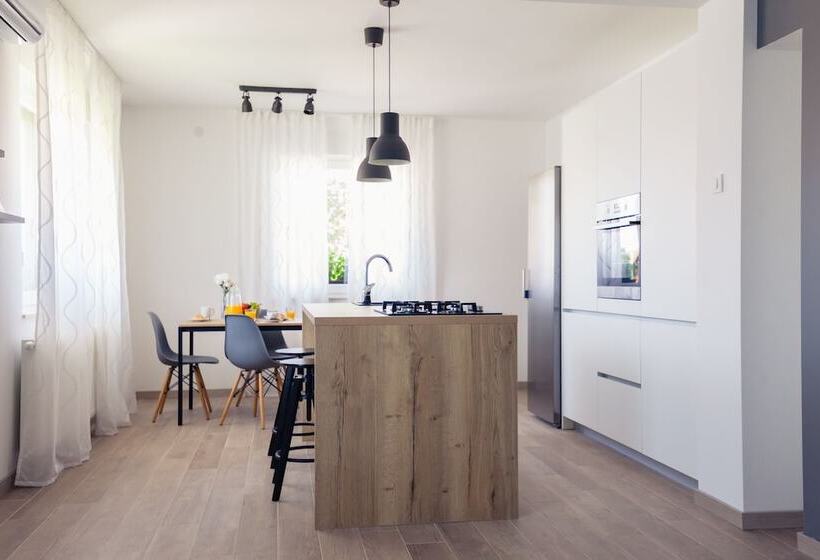 膳宿费 Rooms & Apartments Karlo