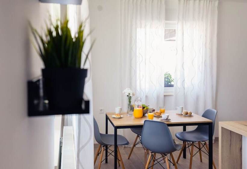 膳宿费 Rooms & Apartments Karlo