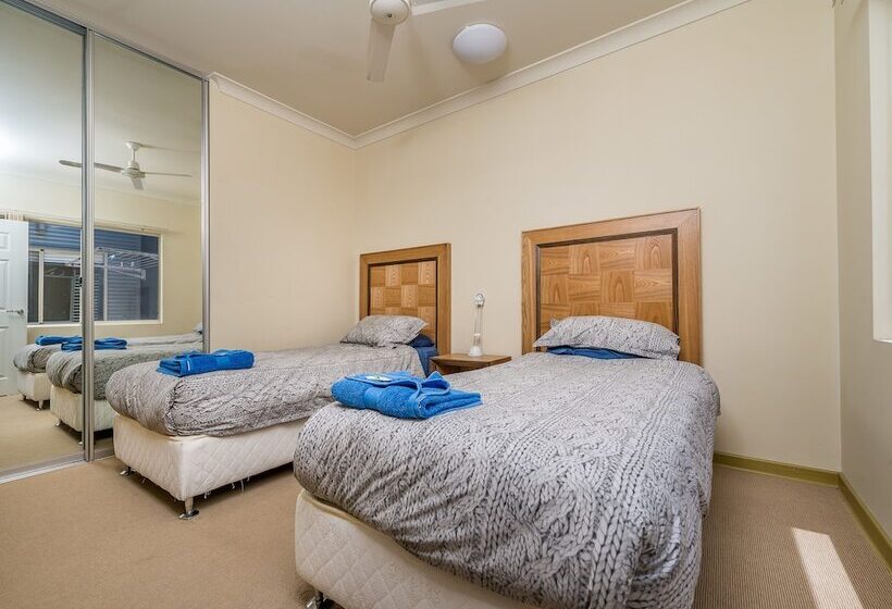 Seafront Unit 60