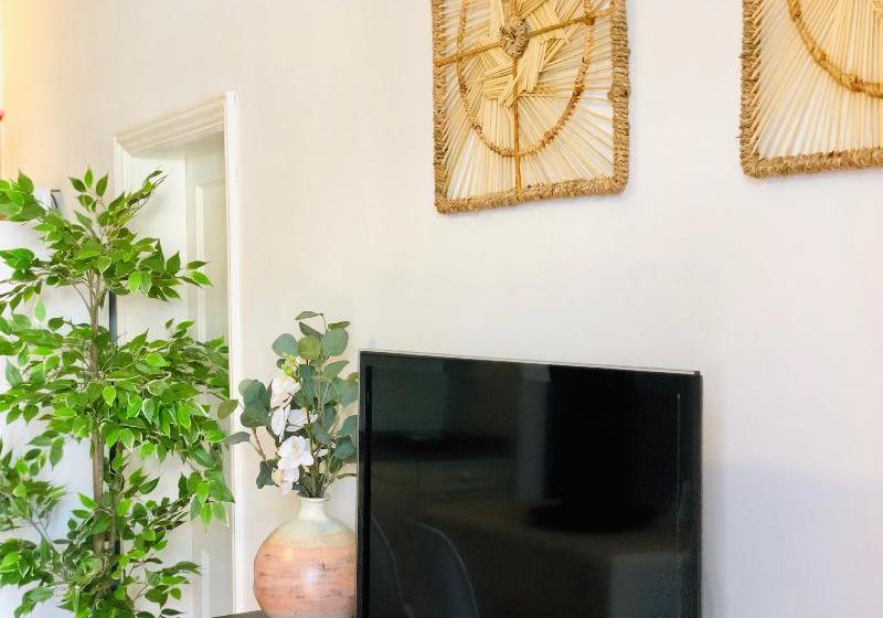 Canaryislandshost L Surf Lanzarote