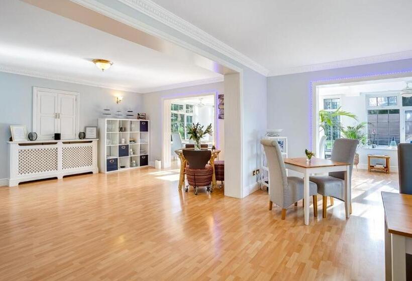 The Coast House B&b And Spa