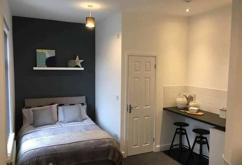 Townhouse @ Allen St Stoke