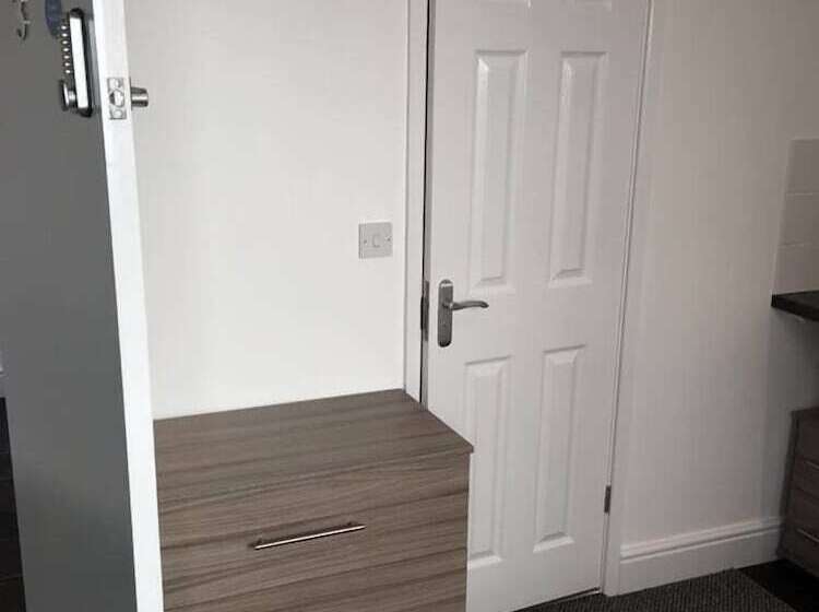 Townhouse @ Allen St Stoke