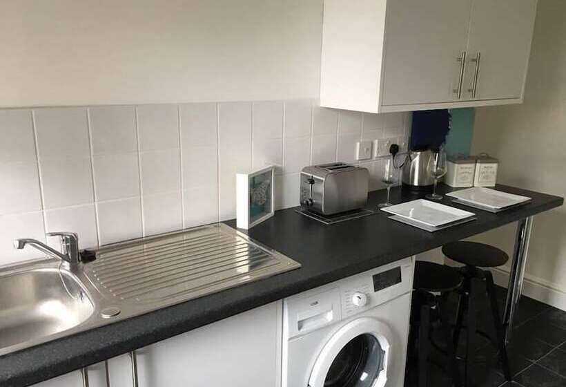 Townhouse @ Allen St Stoke