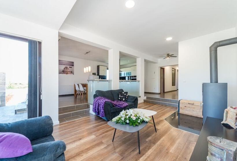 Villa Maslina With Private Pool