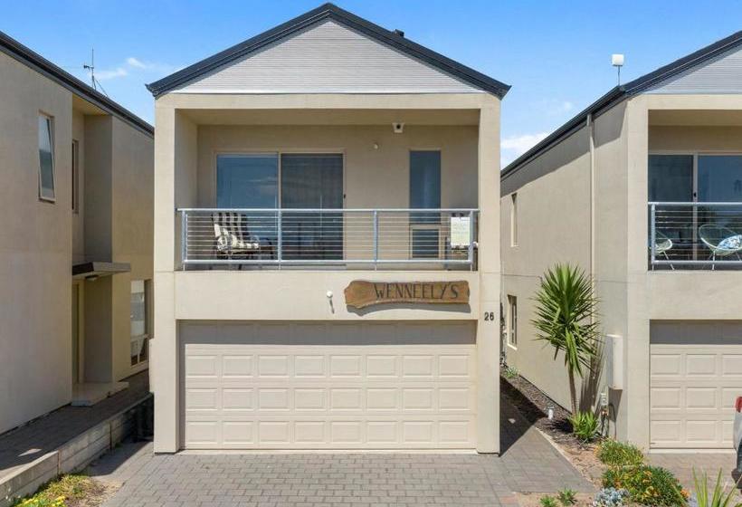 26 45 St Andrews Boulevard