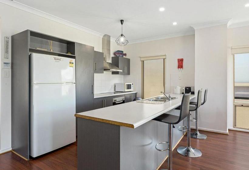 26 45 St Andrews Boulevard