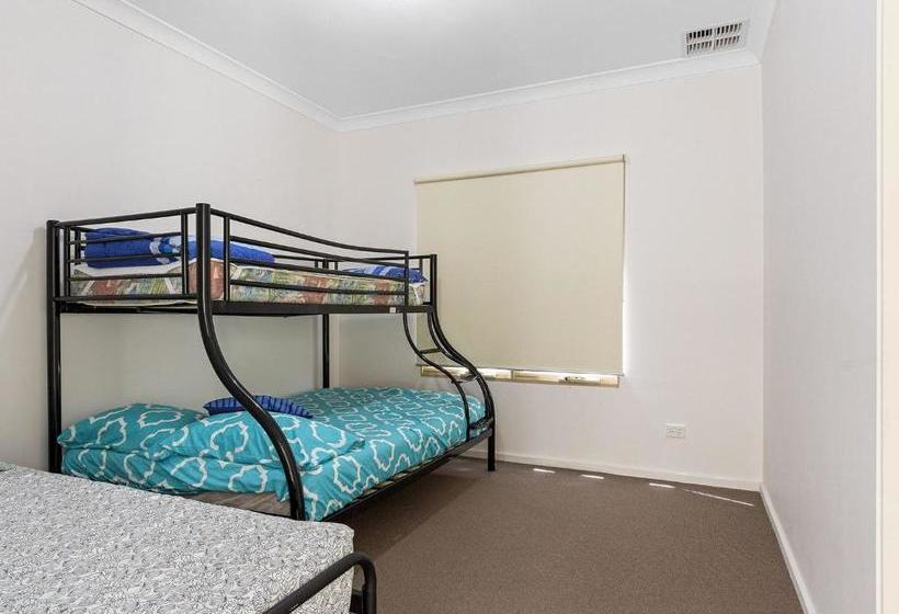 26 45 St Andrews Boulevard