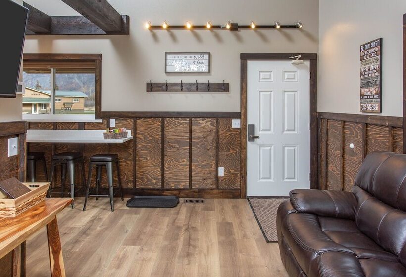 Alaska Back Country Cottages