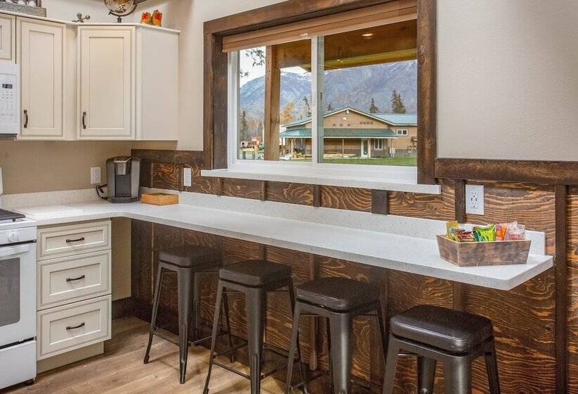 Alaska Back Country Cottages