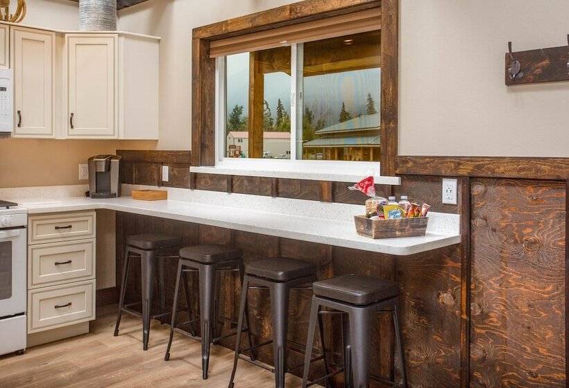 Alaska Back Country Cottages