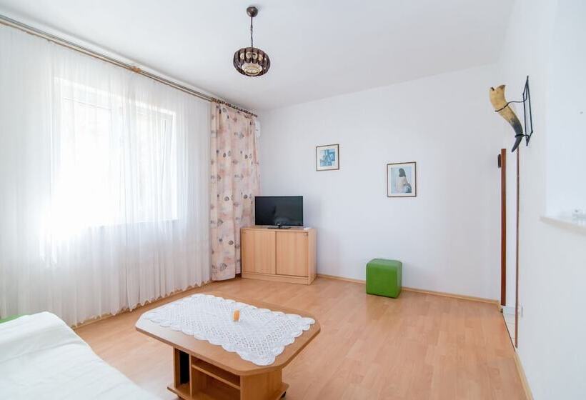 Apartments Ana & Bogdan