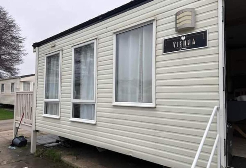 8 Berth Caravan At Manor Park Hunstanton Free Wifi