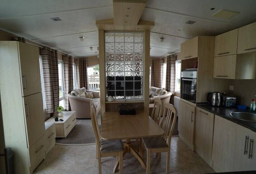 8 Berth Caravan At Manor Park Hunstanton Free Wifi