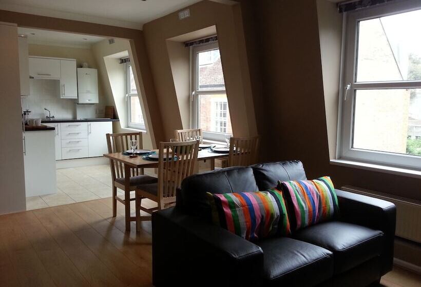 Flat 08 Westgate House