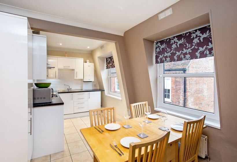 Flat 08 Westgate House