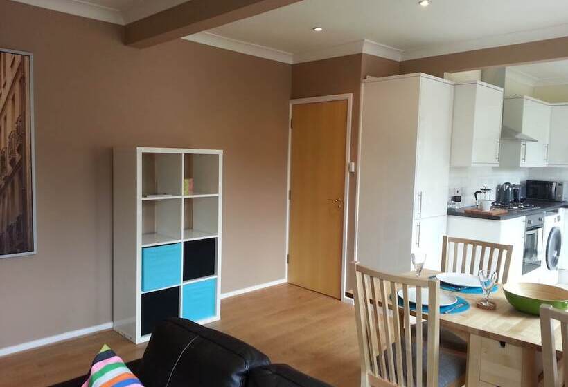 Flat 08 Westgate House