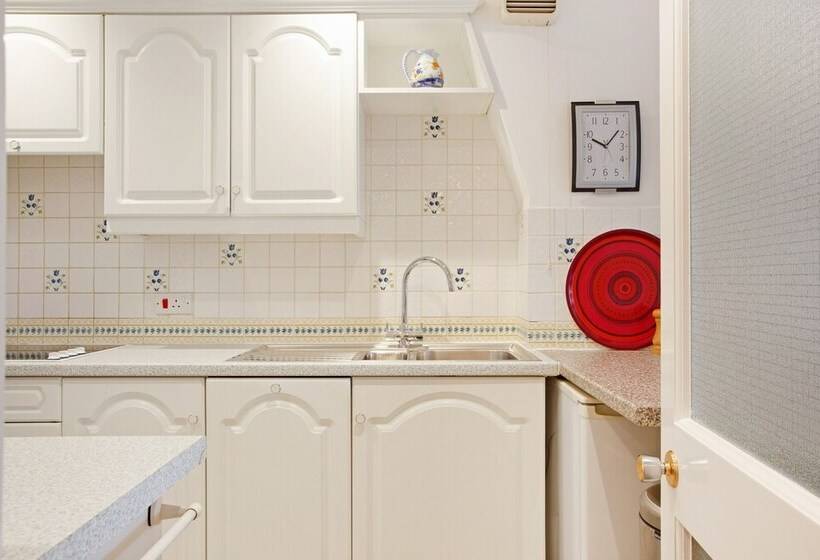 Flat 11 Cossack Lane House