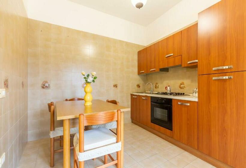 Flowers Apartments & Rooms