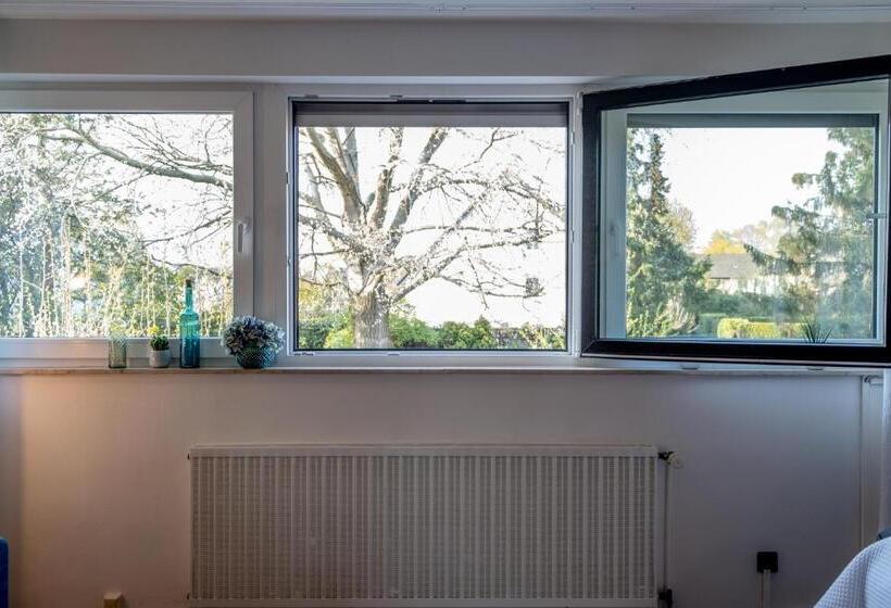 Helles Appartement Mit Eigenem Stellplatz