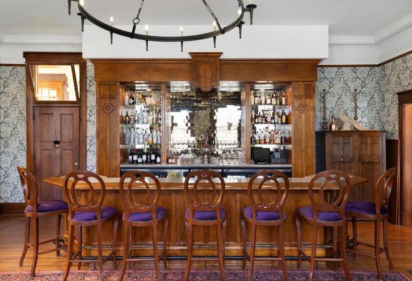 هتل Celeste Of St Paul