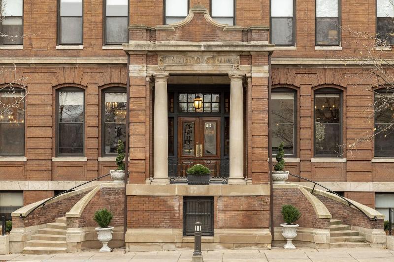 هتل Celeste Of St Paul