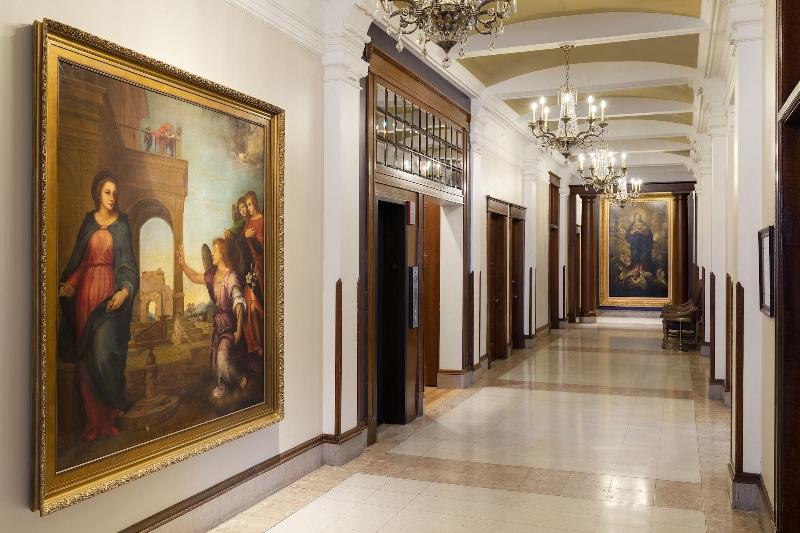 هتل Celeste Of St Paul