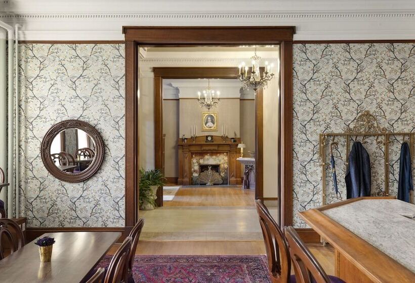 هتل Celeste Of St Paul