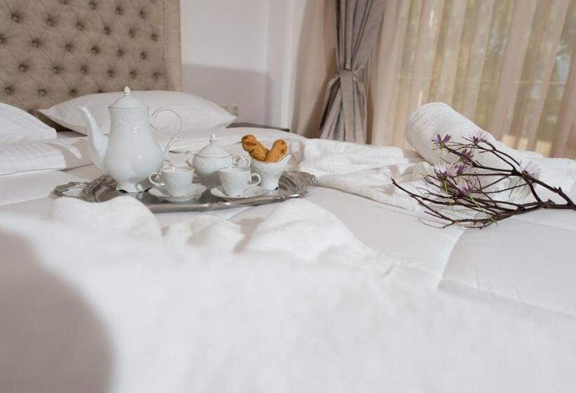 בית מלון כפרי Corali Resort