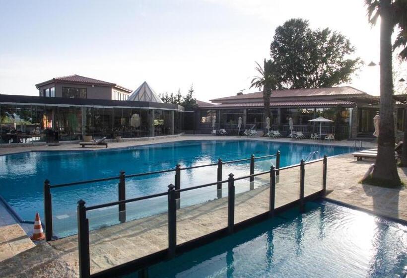 בית מלון כפרי Corali Resort