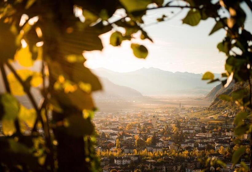 בית מלון כפרי Lindenhof Pure Luxury & Spa Dolcevita Resort