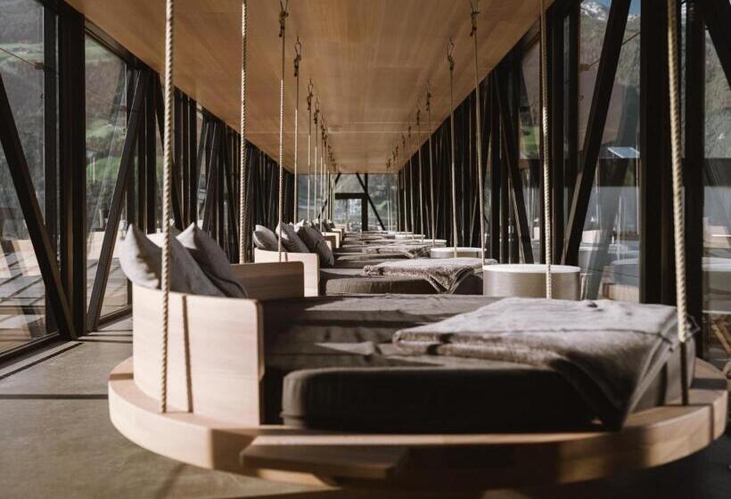 בית מלון כפרי Lindenhof Pure Luxury & Spa Dolcevita Resort