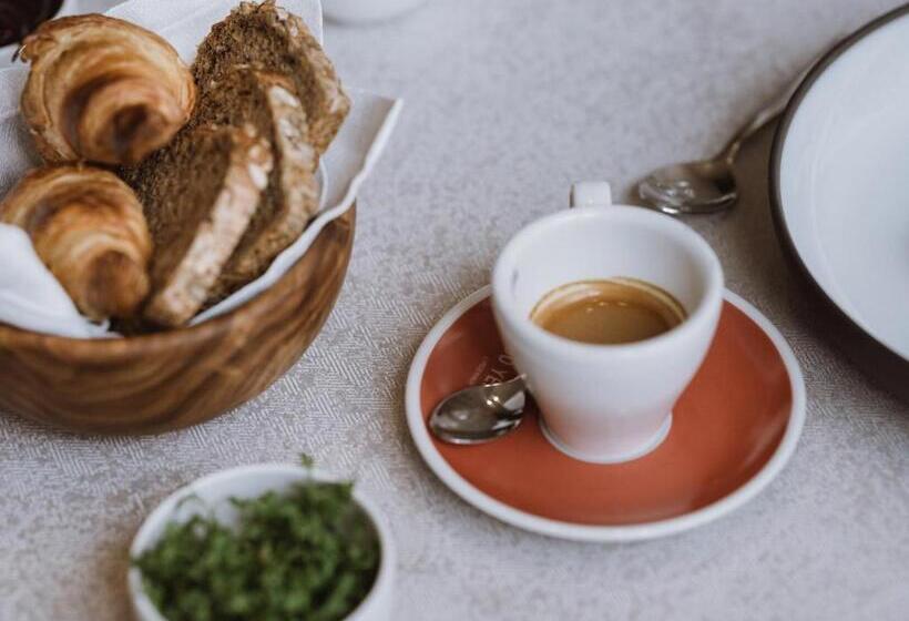 בית מלון כפרי Lindenhof Pure Luxury & Spa Dolcevita Resort