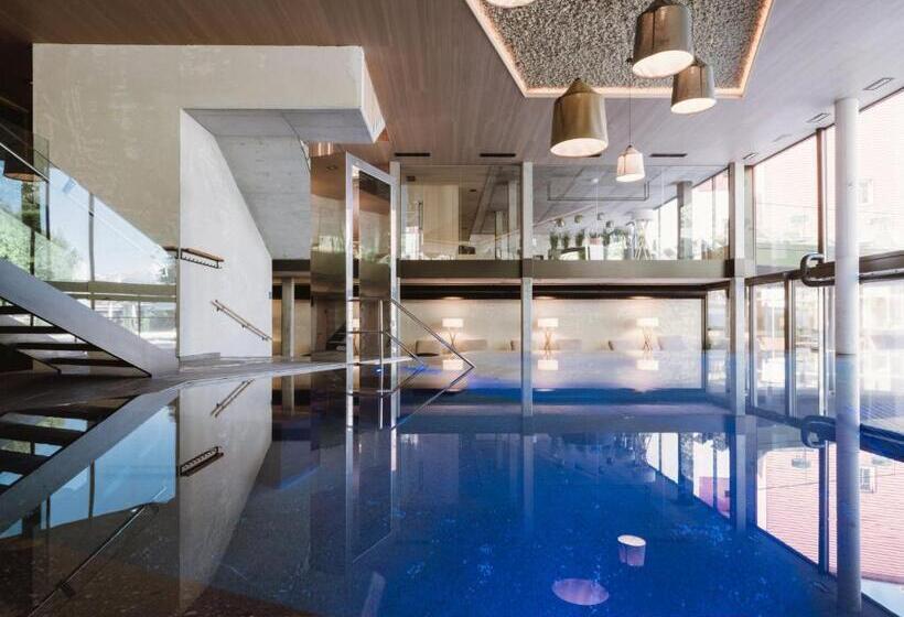 בית מלון כפרי Lindenhof Pure Luxury & Spa Dolcevita Resort