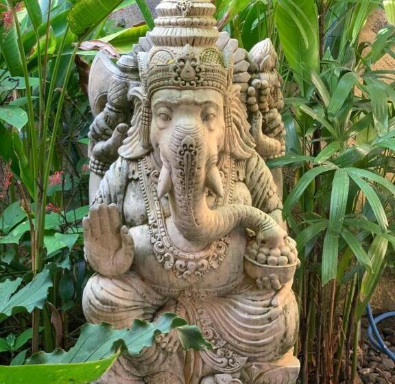 בית מלון כפרי Teluk Karang Dive & Spa Resort