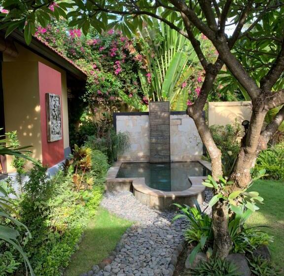 Отель Teluk Karang Dive & Spa Resort