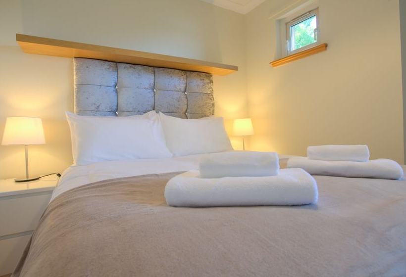 Knightsridge House Apartment