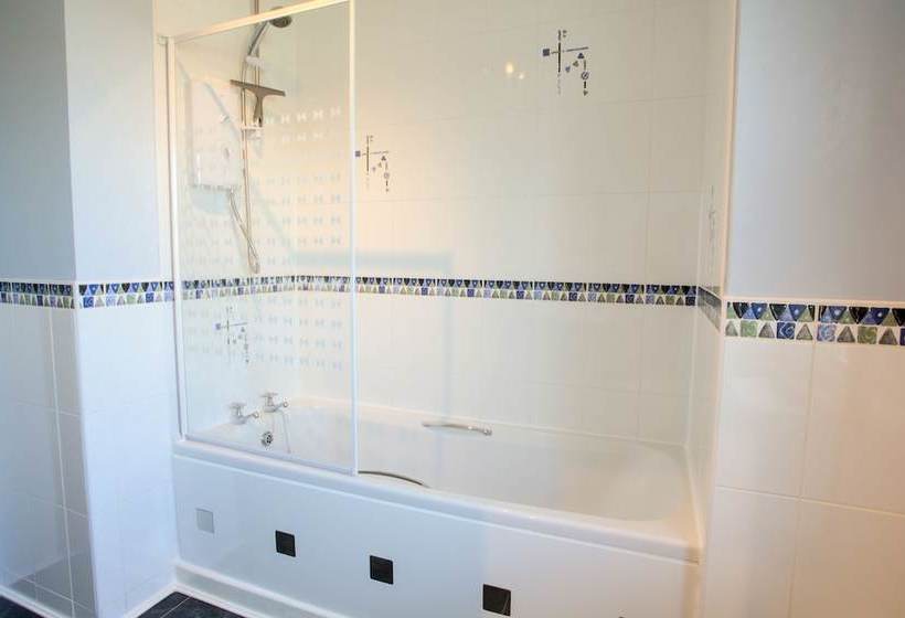 Knightsridge House Apartment