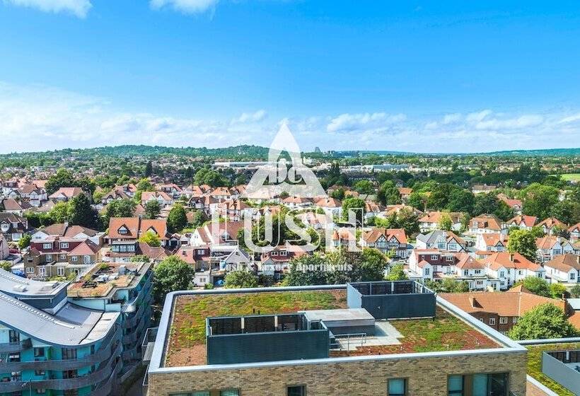 Lush Apartment London Designer Outlet