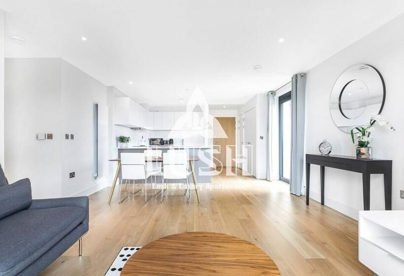 Lush Apartment London Designer Outlet