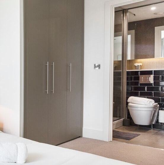 Lush Apartment London Designer Outlet