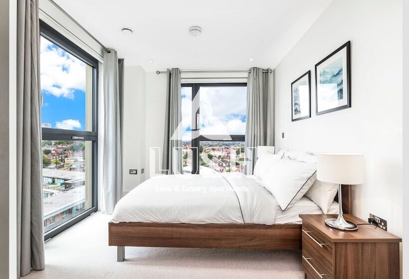 Lush Apartment London Designer Outlet