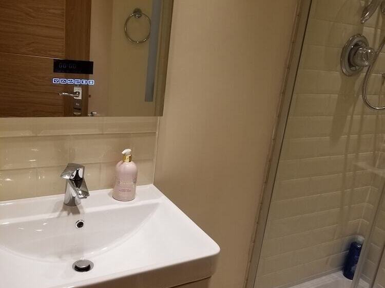 Mayflower Apartments