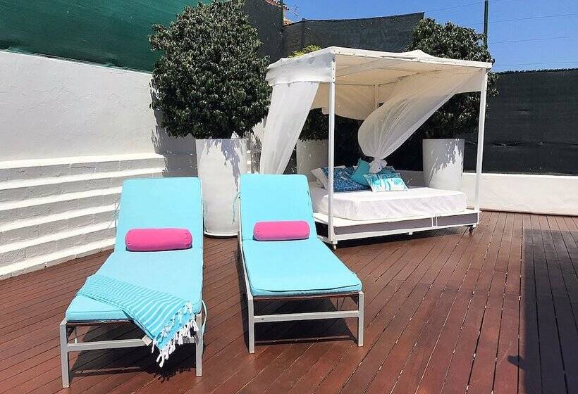 پانسیون Miramar Bed&breakfast   Piscina