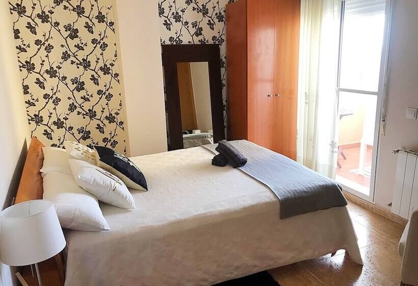 پانسیون Miramar Bed&breakfast   Piscina