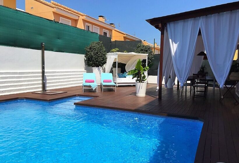 پانسیون Miramar Bed&breakfast   Piscina