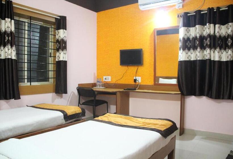 בית מלון כפרי Arra Transit Bengaluru International Airport