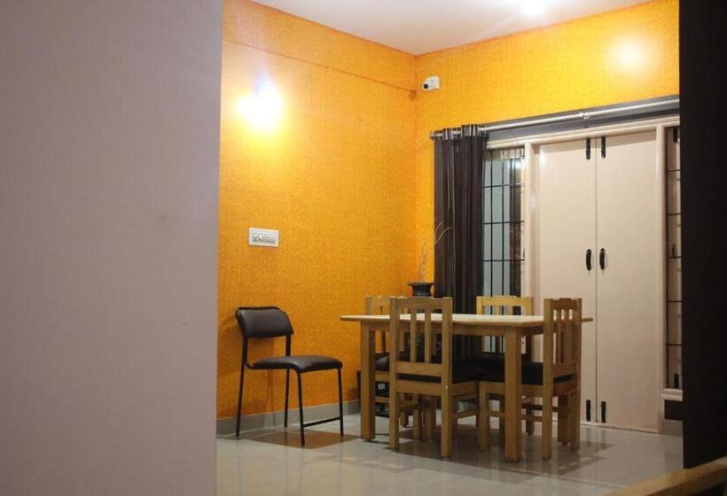 בית מלון כפרי Arra Transit Bengaluru International Airport