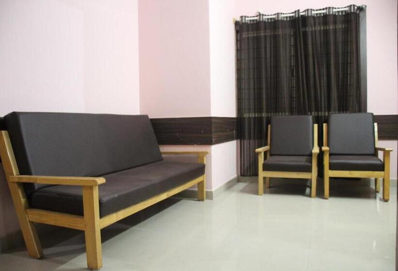 בית מלון כפרי Arra Transit Bengaluru International Airport