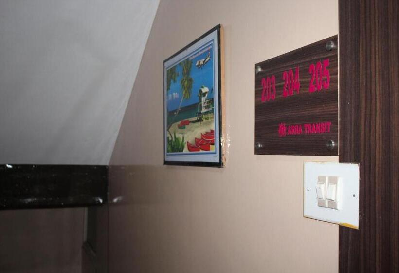 בית מלון כפרי Arra Transit Bengaluru International Airport